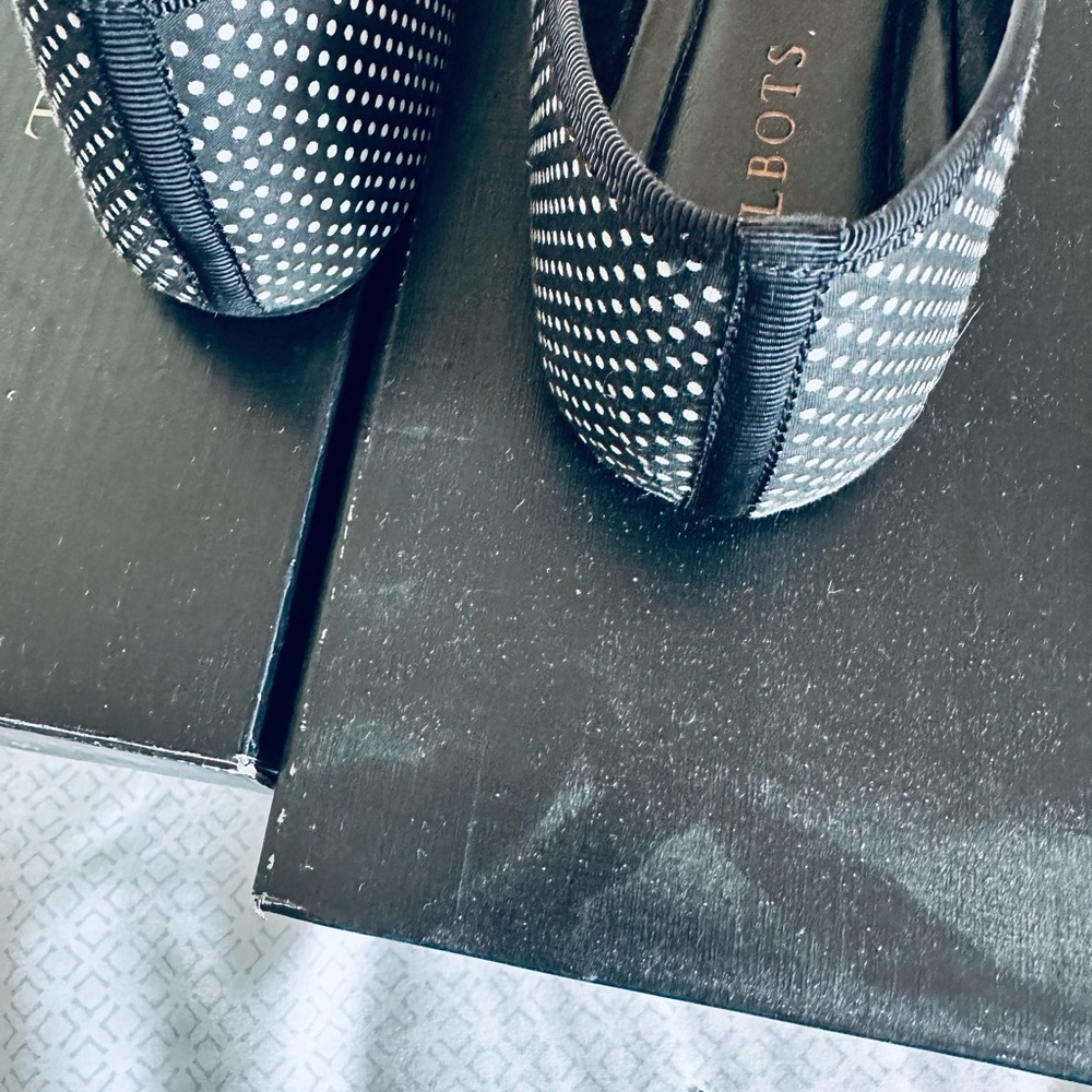 Talbots flats - Picture 5 of 5